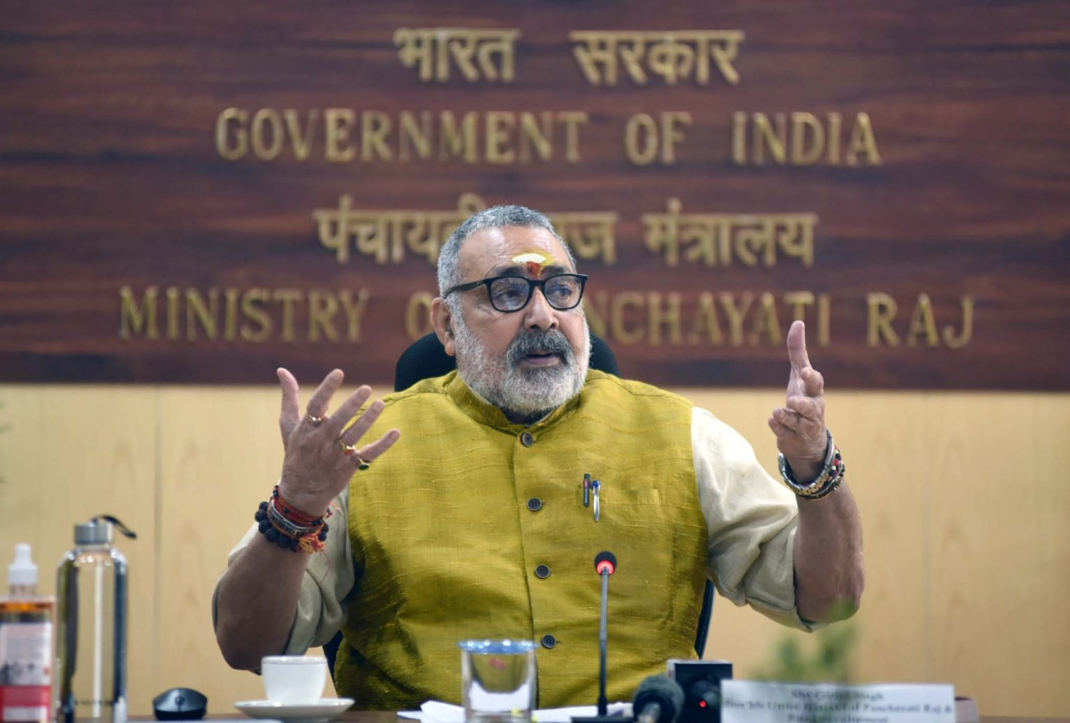 गिरिराज सिंह ने इलेक्ट्रॉनिक्स क्लस्टर एवं हवाई अड्डा के लिए नीतीश कुमार को लिखा पत्र