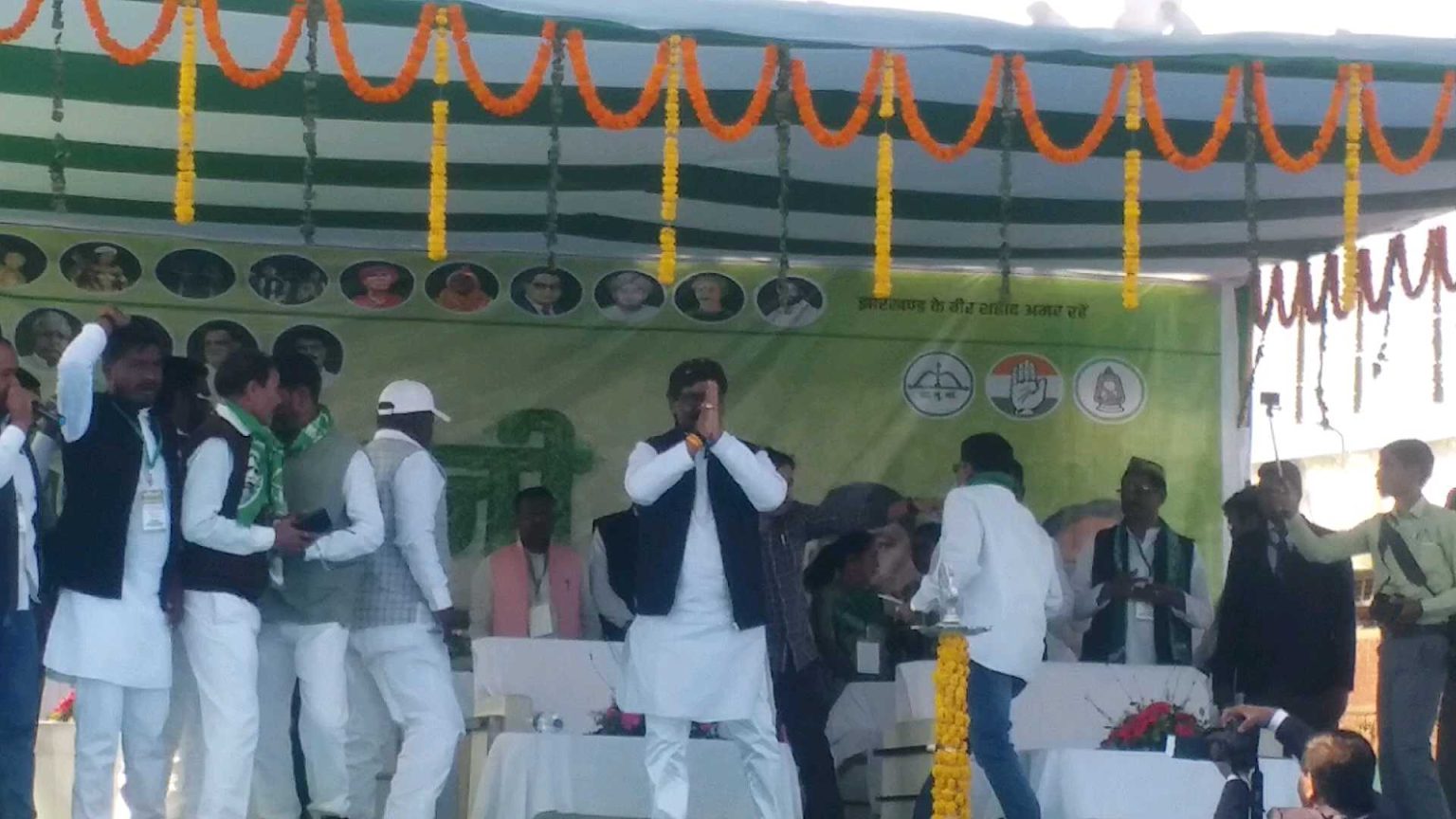 मुख्यमंत्री ने खतियानी जोहार यात्रा में केंद्र सरकार पर साधा निशाना