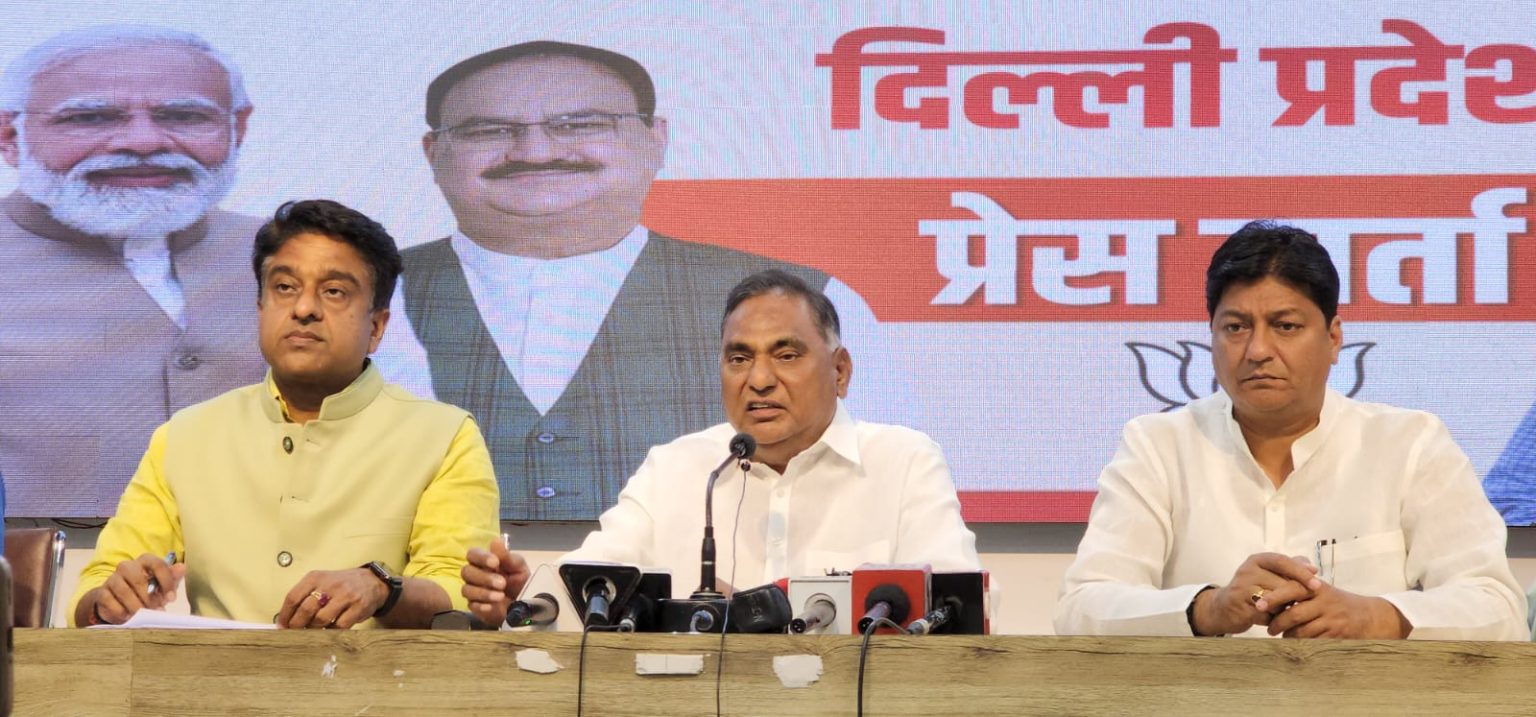 केजरीवाल शराब घोटाले के असली सूत्रधार, पद से दें इस्तीफा : बिधूड़ी