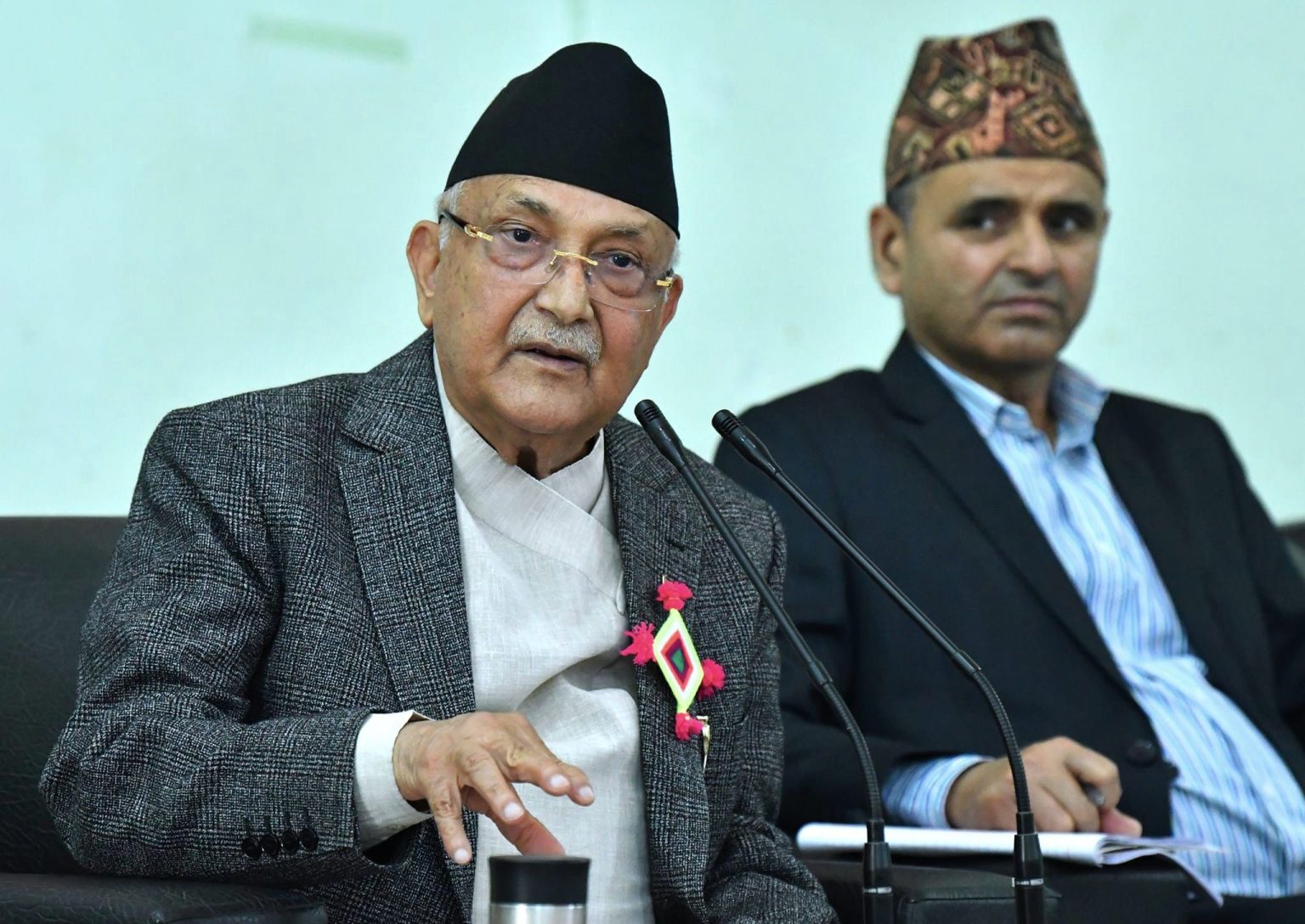 नेपाल में सीपीएन (यूएमएल) अध्यक्ष और राजशाही समर्थकों के बीच टकराव बढ़ा