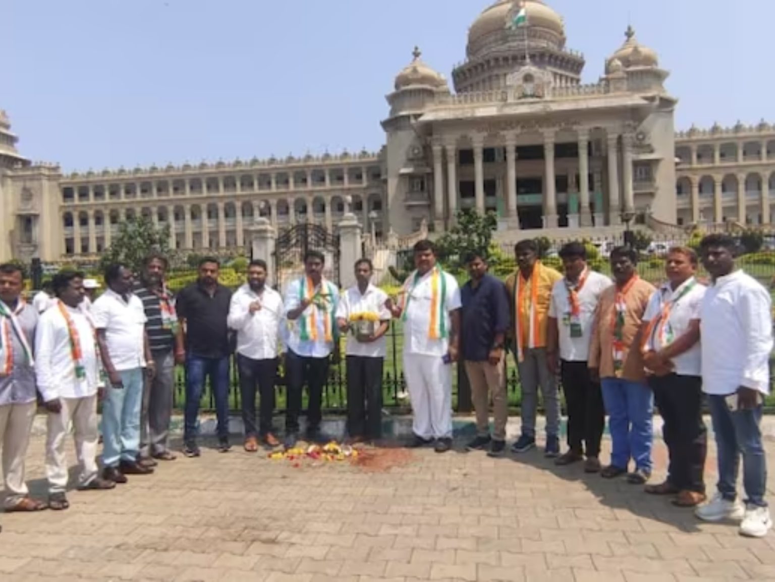 कर्नाटक में सत्ता मिलते ही बदल गयी कांग्रेस