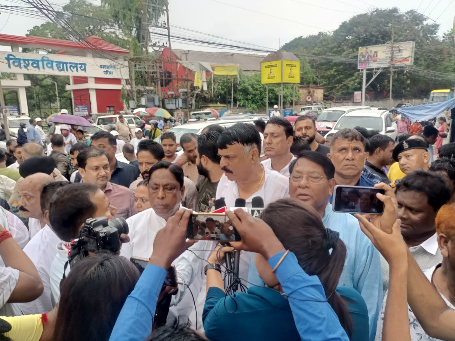 प्रदेश कांग्रेस ने निकाला एकजुटता संकल्प मार्च