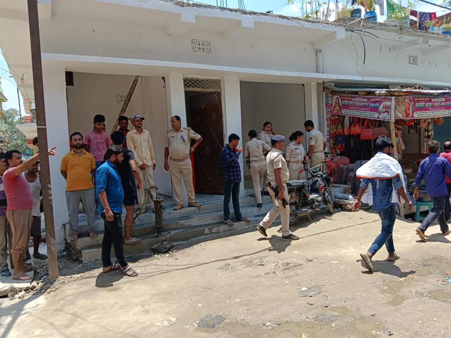 पूर्वी चंपारण में स्वर्ण व्यवसायी से पांच लाख के आभूषण की लूट