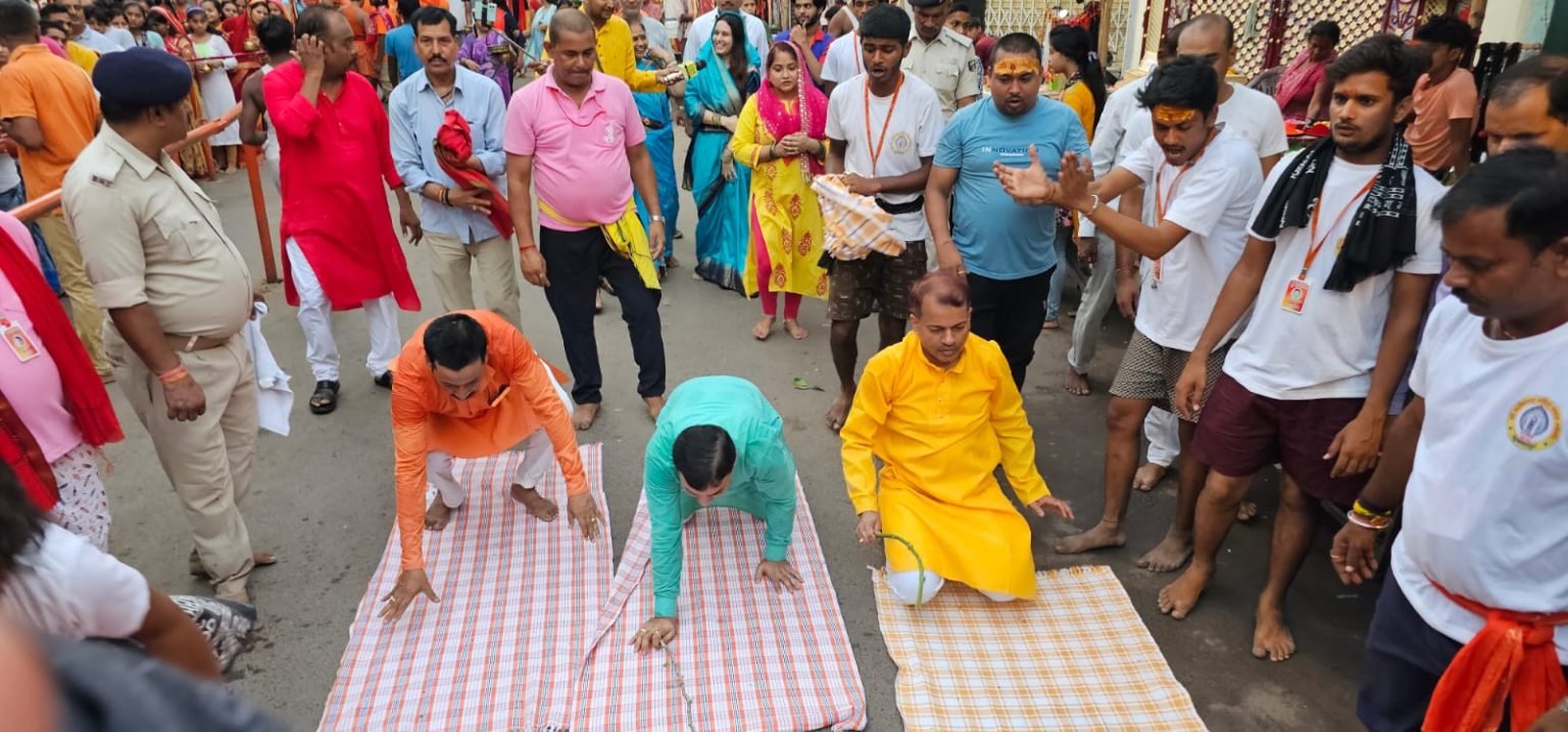 मुजफ्फरपुर के बाबा गरीब नाथ मंदिर में उमरा भक्तों का जनसैलाब