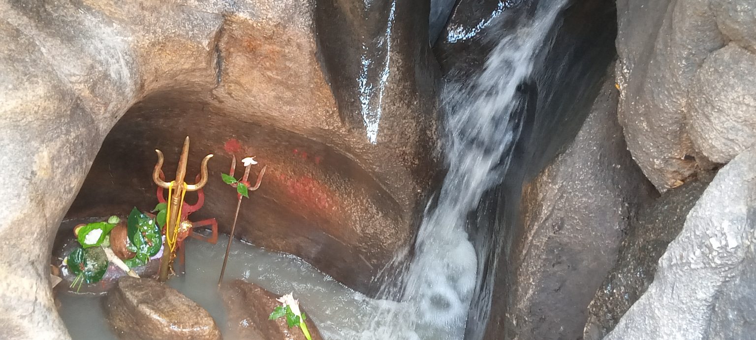 खूंटी : अटूट श्रद्धा का केंद्र है रंगरोड़ी धाम की गुफा में विराजमान शिवलिंग