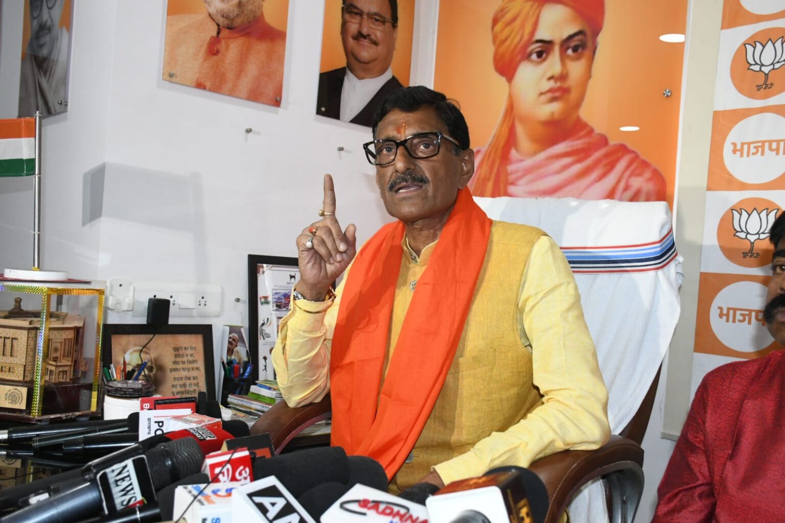 ओवैसी पर देशद्रोह का मुकदमा चले : संजय सेठ