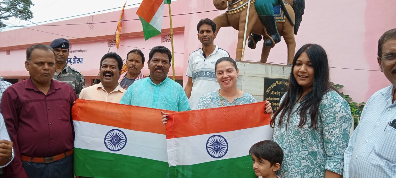 हर घर तिरंगा कार्यक्रम के तहत भाजपा कार्यकर्ताओं ने निकाली तिरंगा बाइक रैली