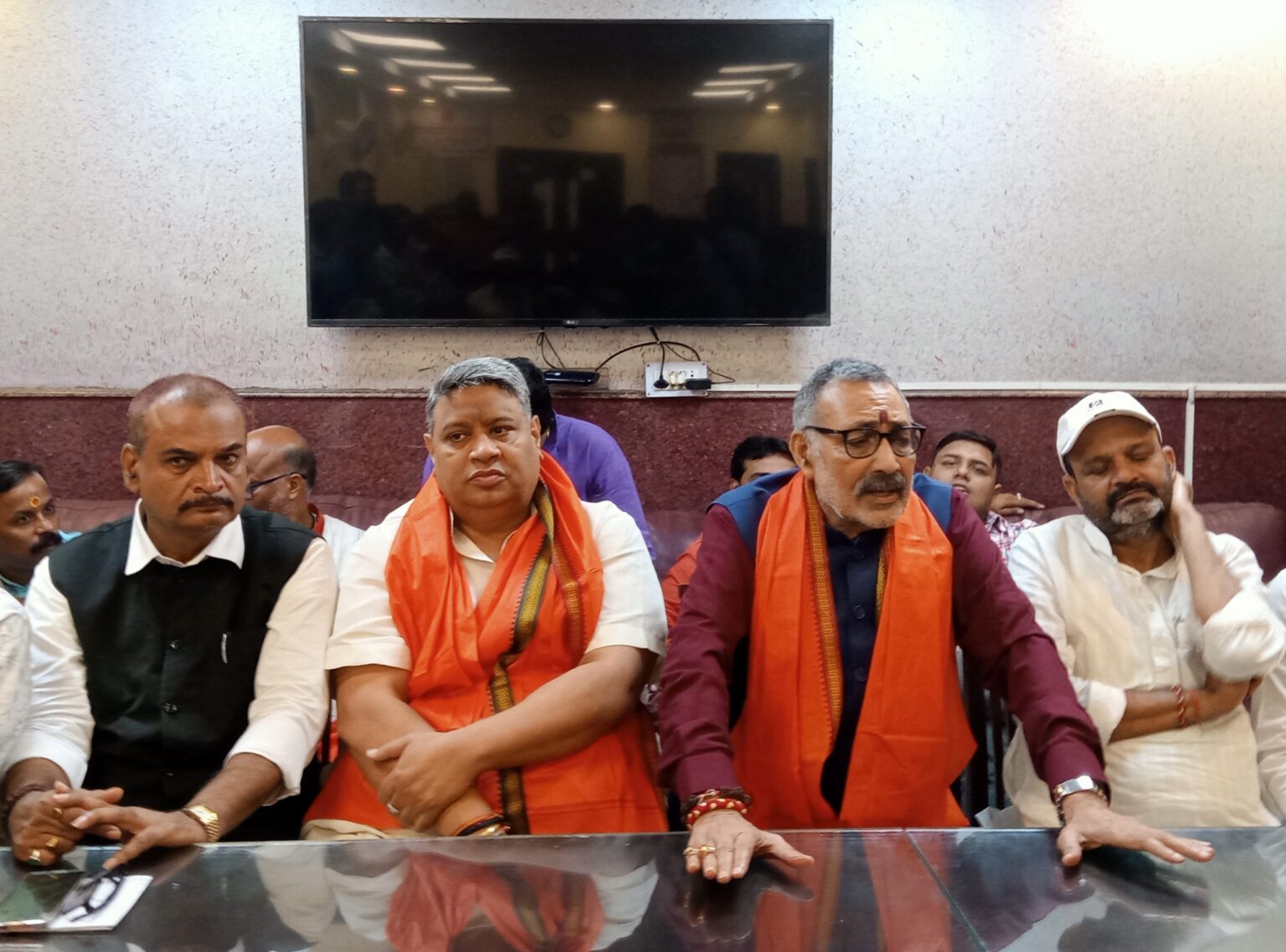 लोकतंत्र के मंदिर को थिएटर कहना आईएनडीआईए की हताशा : गिरिराज सिंह