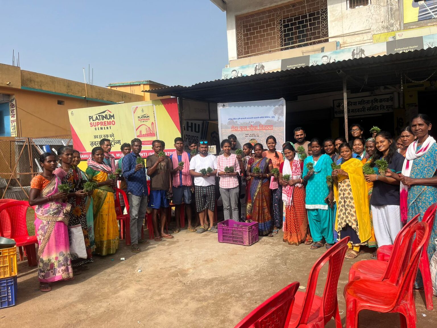 गेंदा फूल की खेती में किस्मत आजमा रहे मुरहू, खूंटी और अड़की प्रखंड के किसान