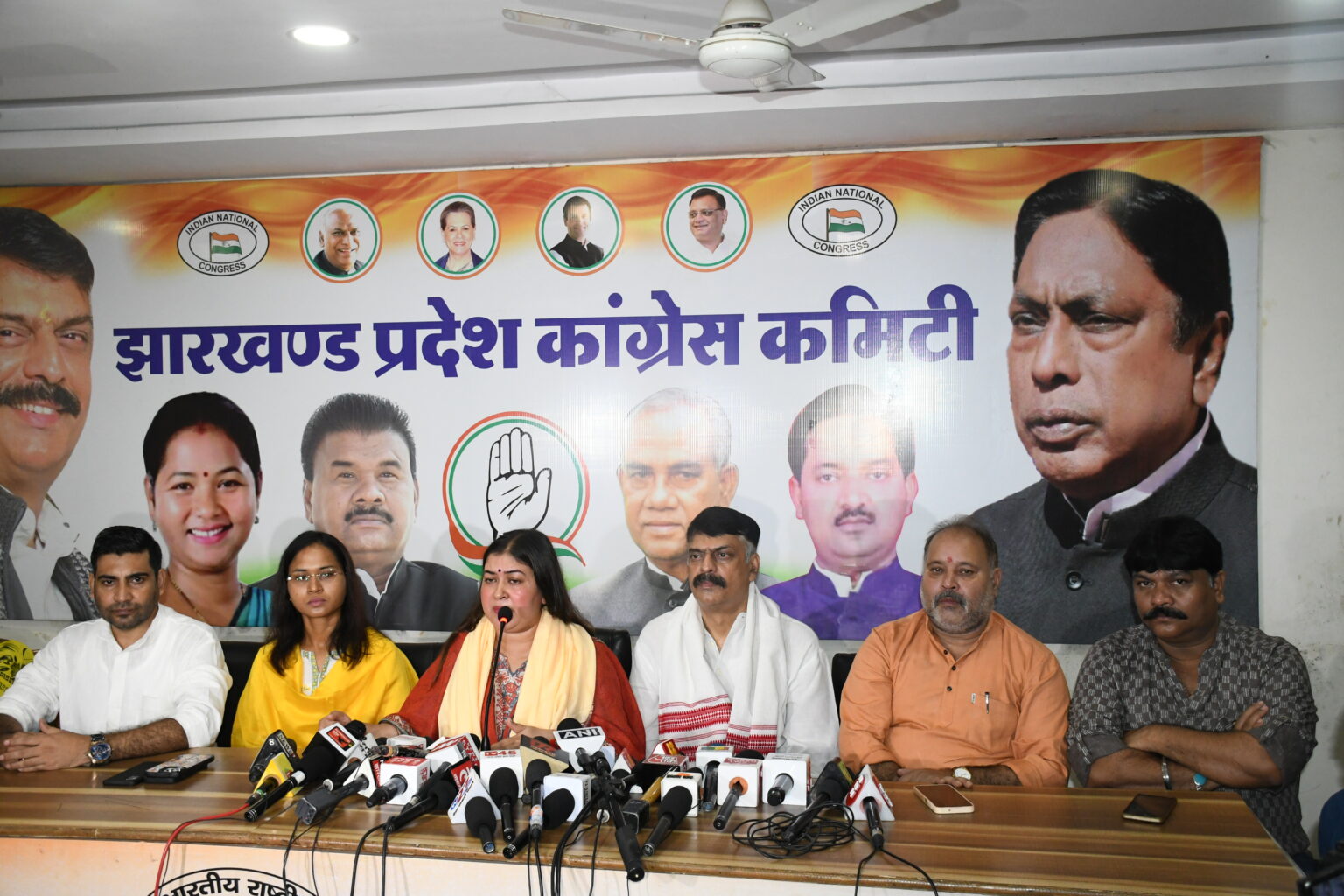 महिला आरक्षण बिल पूरी तरह से मोदी सरकार का चुनावी जुमला:रागिनी नायक