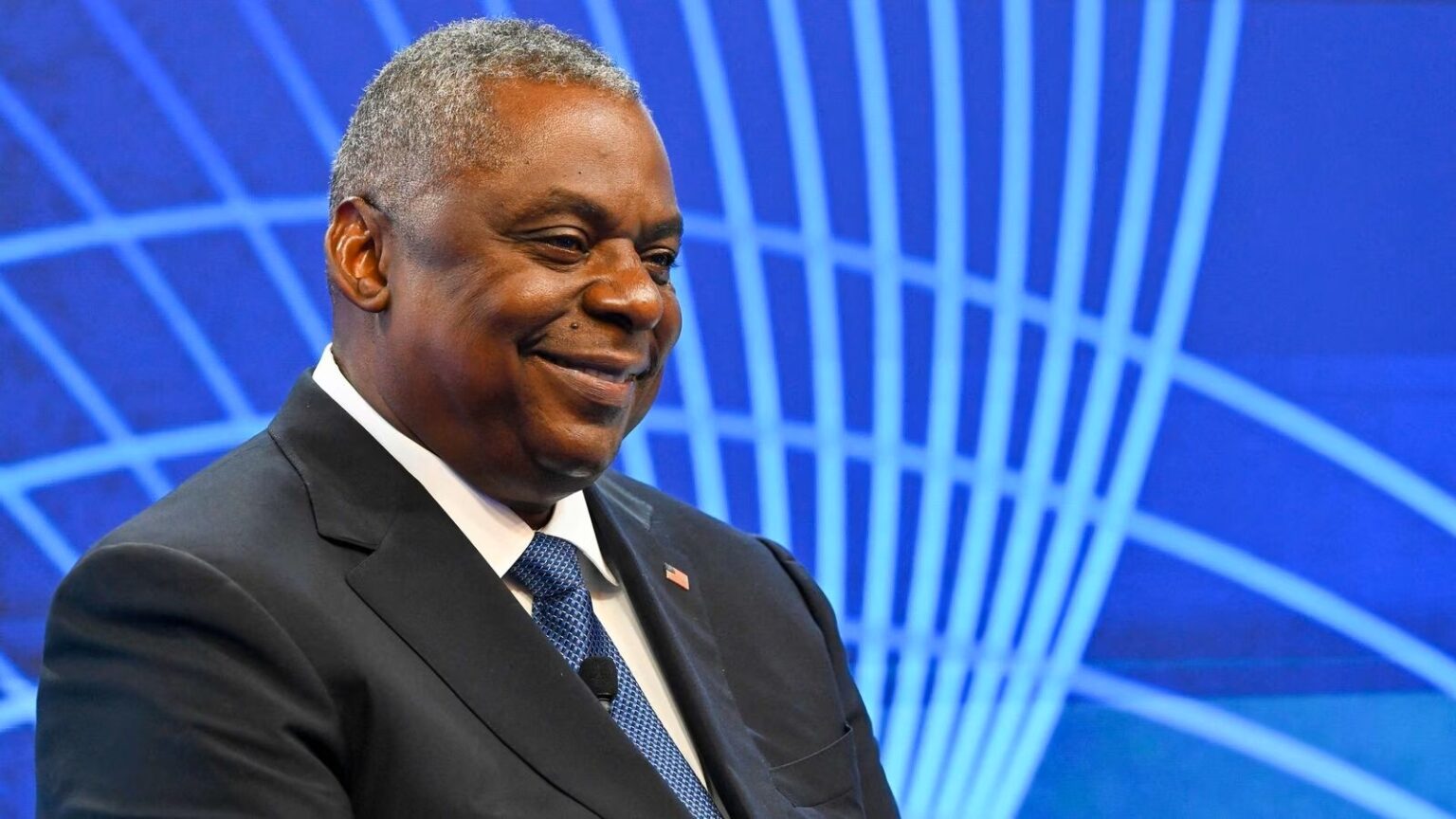 अमेरिकी रक्षा मंत्री लायड आस्टिन बिना कार्यक्रम ट्रेन से यूक्रेन पहुंचे