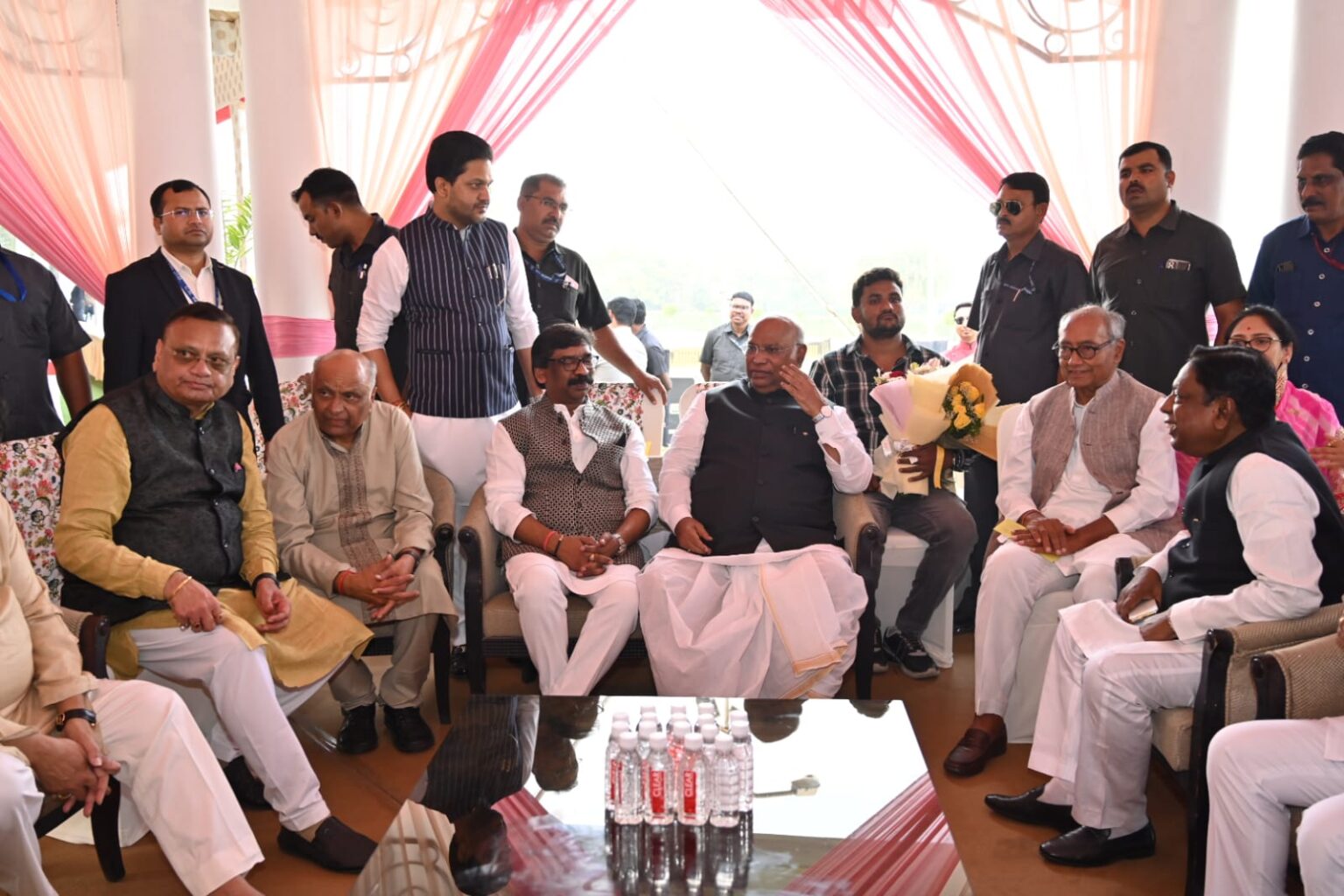 अविनाश पांडे के पुत्र की शादी में शामिल हुए मुख्यमंत्री