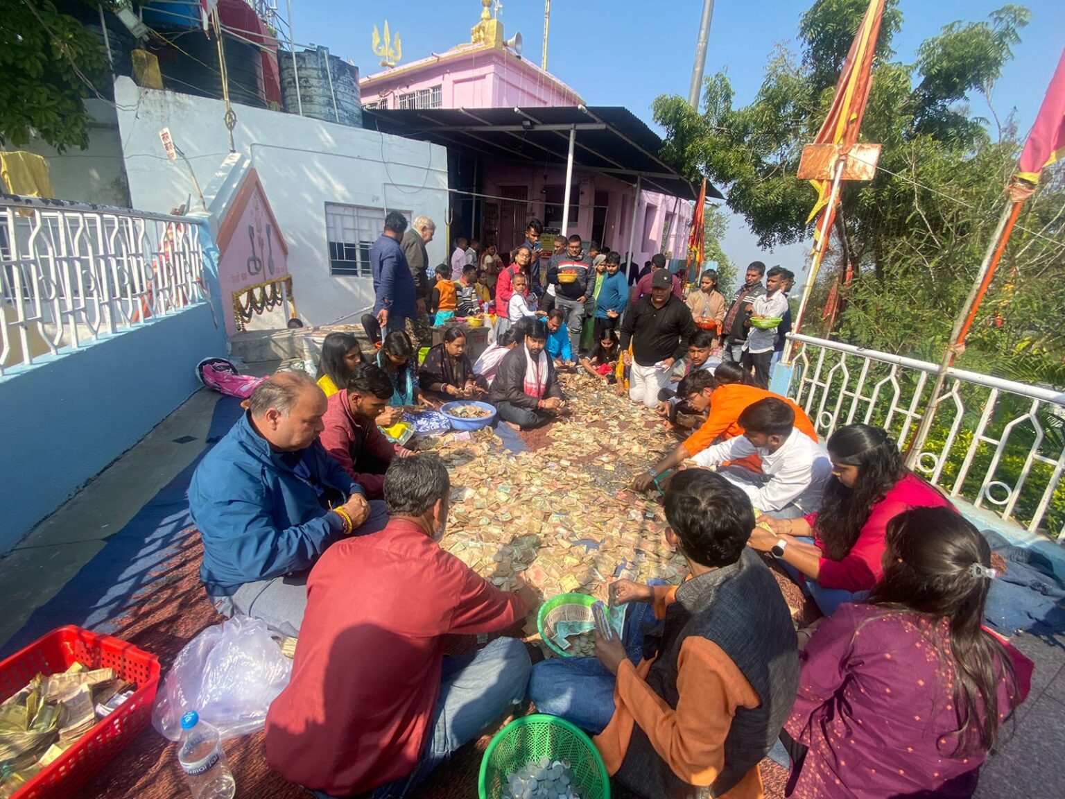 रांची: पहाड़ी मंदिर की मुख्य दान पेटी में 3.36 लाख का चढ़ावा