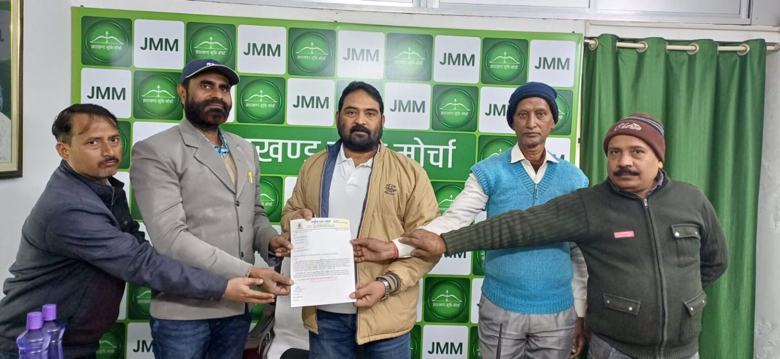 ओबीसी मोर्चा ने विनोद पांडेय को सौंपा मांग पत्र संशोधित
