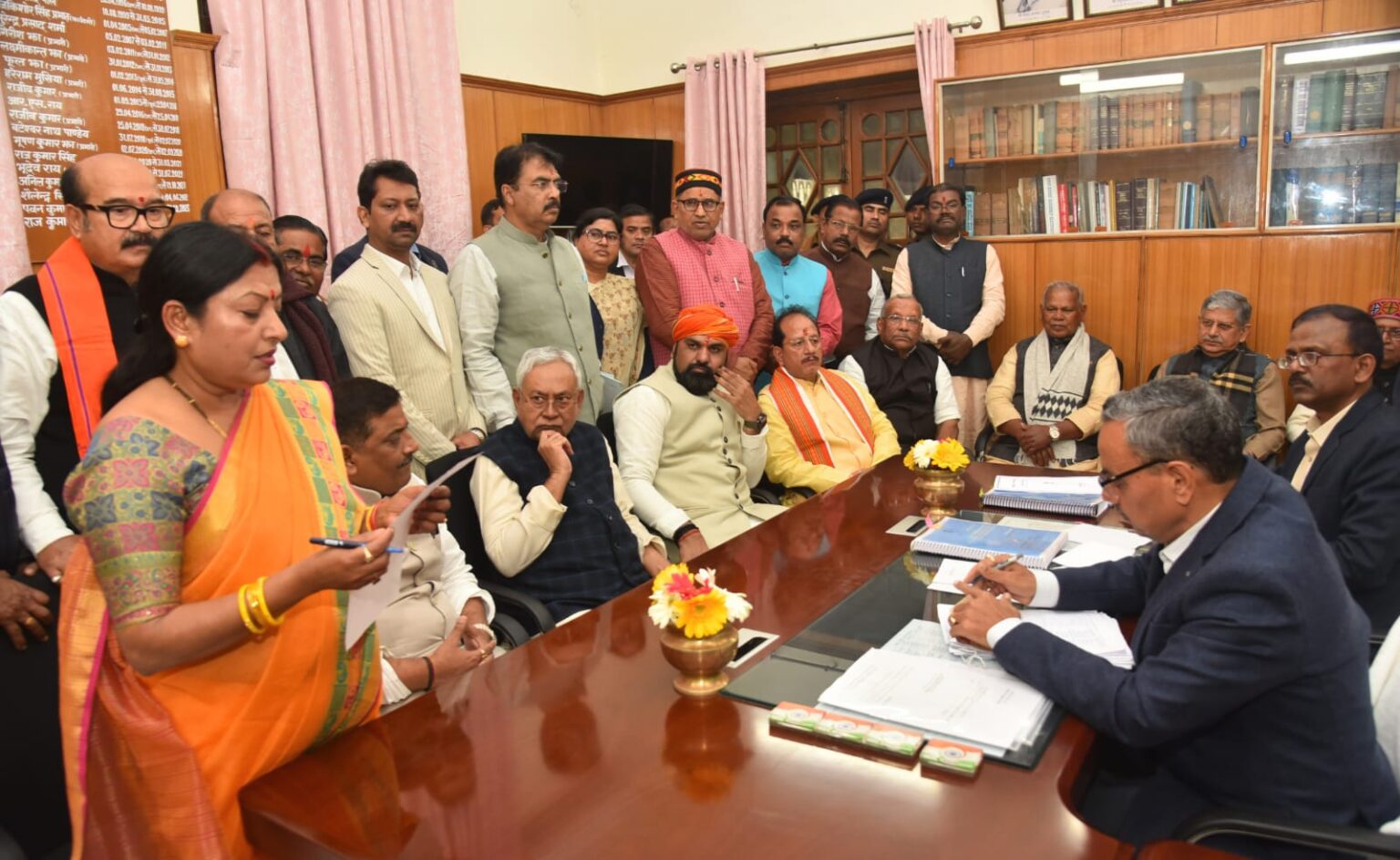 राज्यसभा चुनाव के लिए एनडीए उम्मीदवार के नामांकन में शामिल हुए मुख्यमंत्री