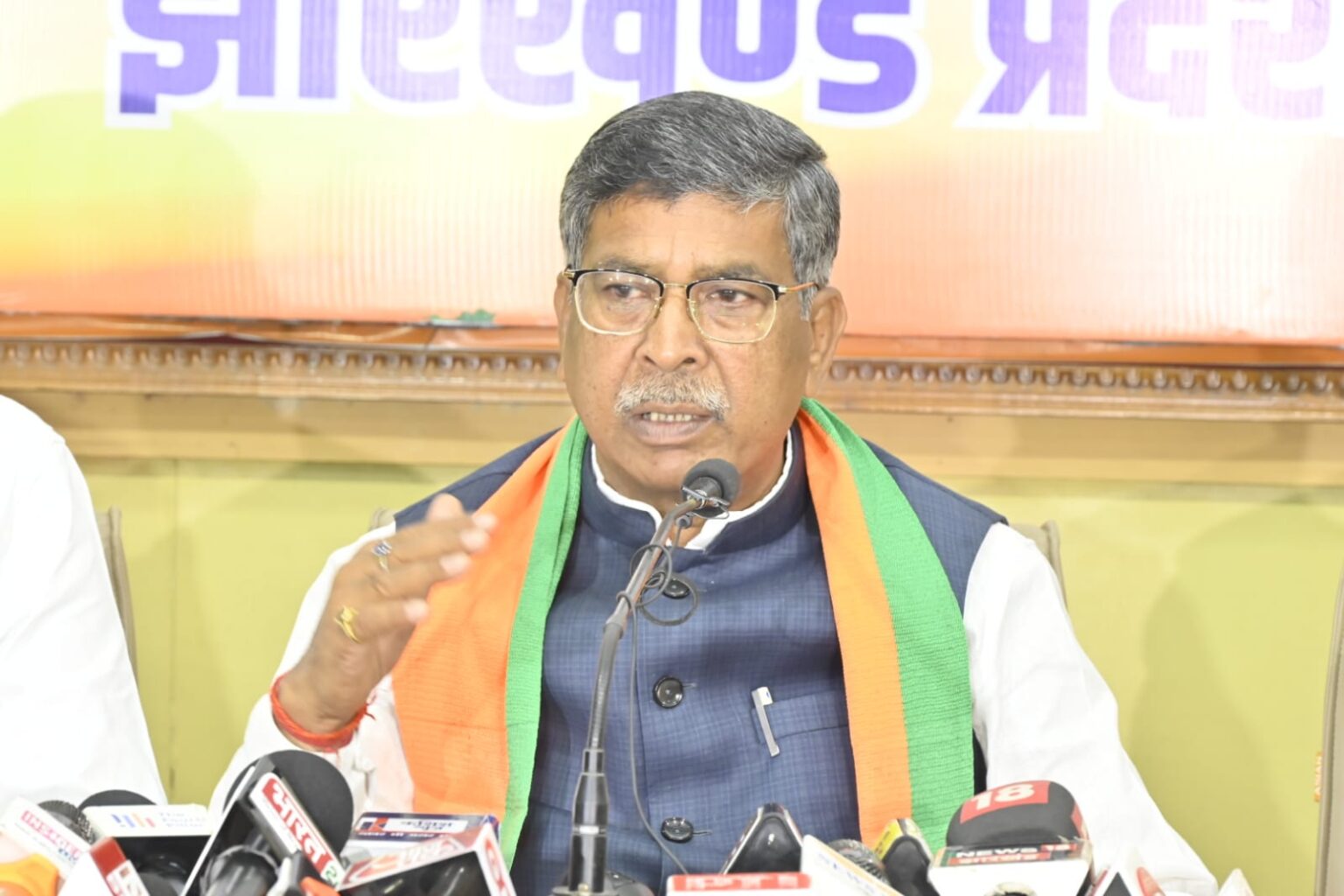 अंबा प्रसाद बताएं, किसने बनाया था भाजपा से चुनाव लड़ने का दबाव: आदित्य साहू