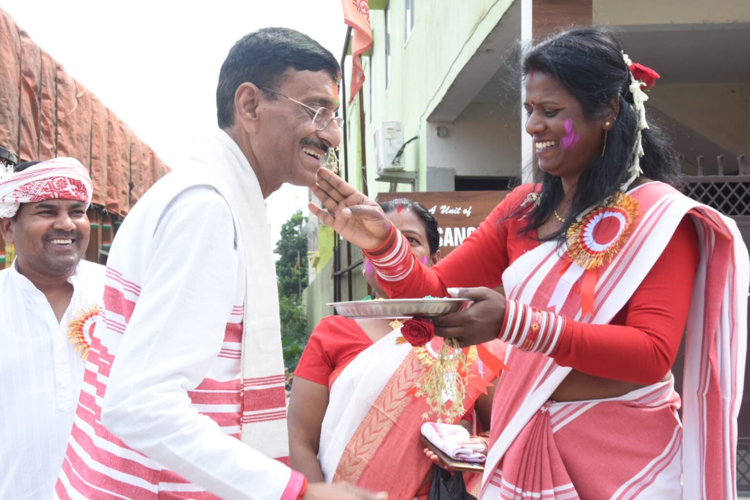 सरहुल सुख-समृद्धि का त्योहार: संजय सेठ