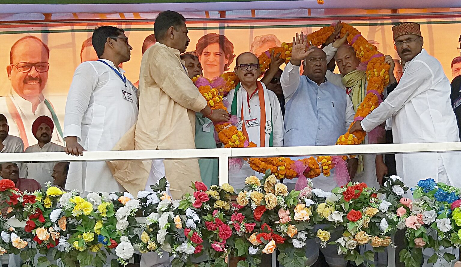 कांग्रेस देशहित में विश्वास रखने वाली पार्टी: खड़गे