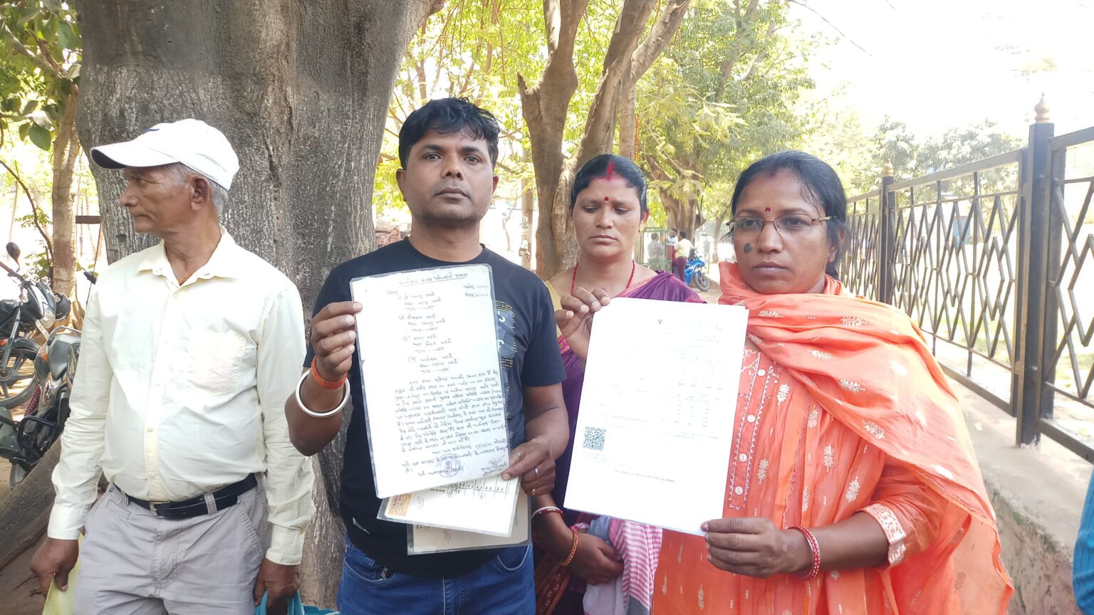 बंदोबस्त की जमीन पर मकान बनाने से रोका, लगाया गुहार