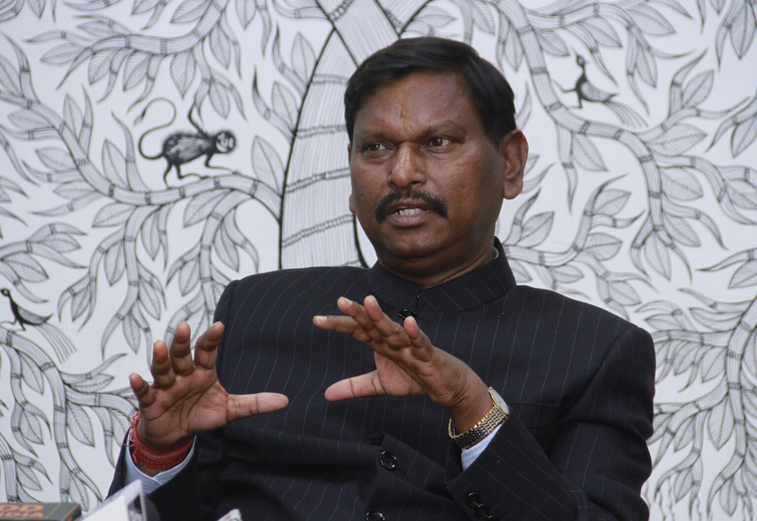 अर्जुन मुंडा के सामने सियासी मैदान में वापसी का चैलेंज