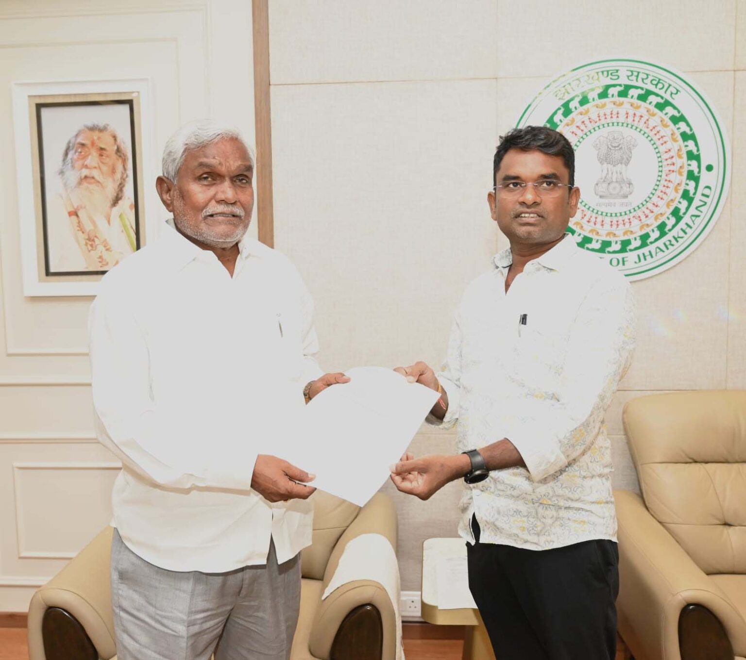 मुख्यमंत्री से मिले पोटका विधायक, क्षेत्र की समस्याओं के निराकरण का किया आग्रह