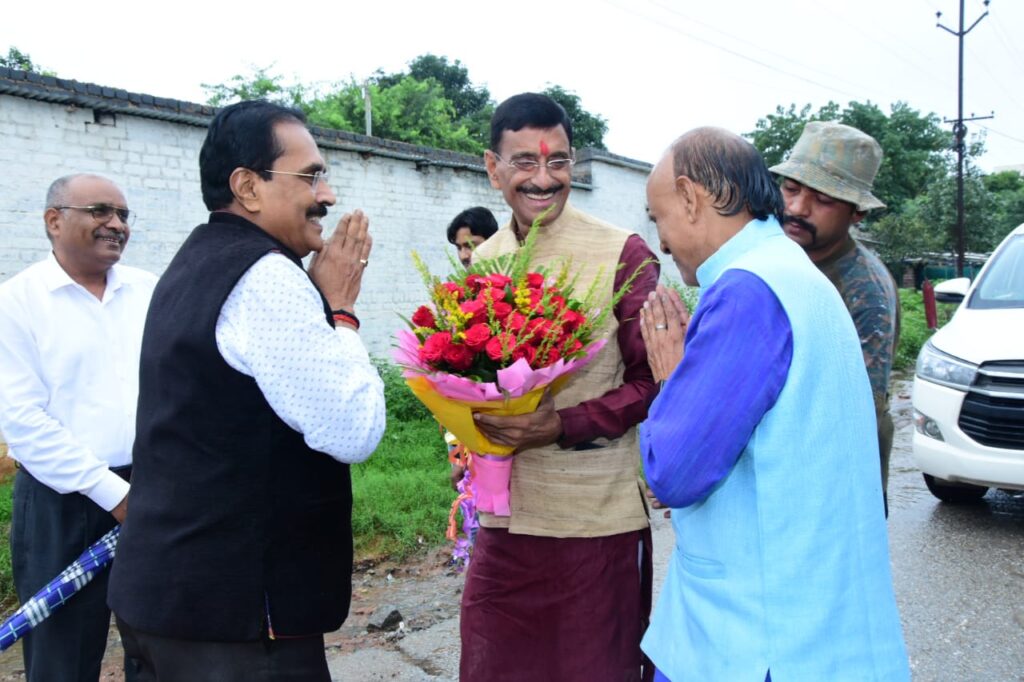 आकार ले रहा संजय सेठ की सबसे बड़ी लाइब्रेरी का सपना