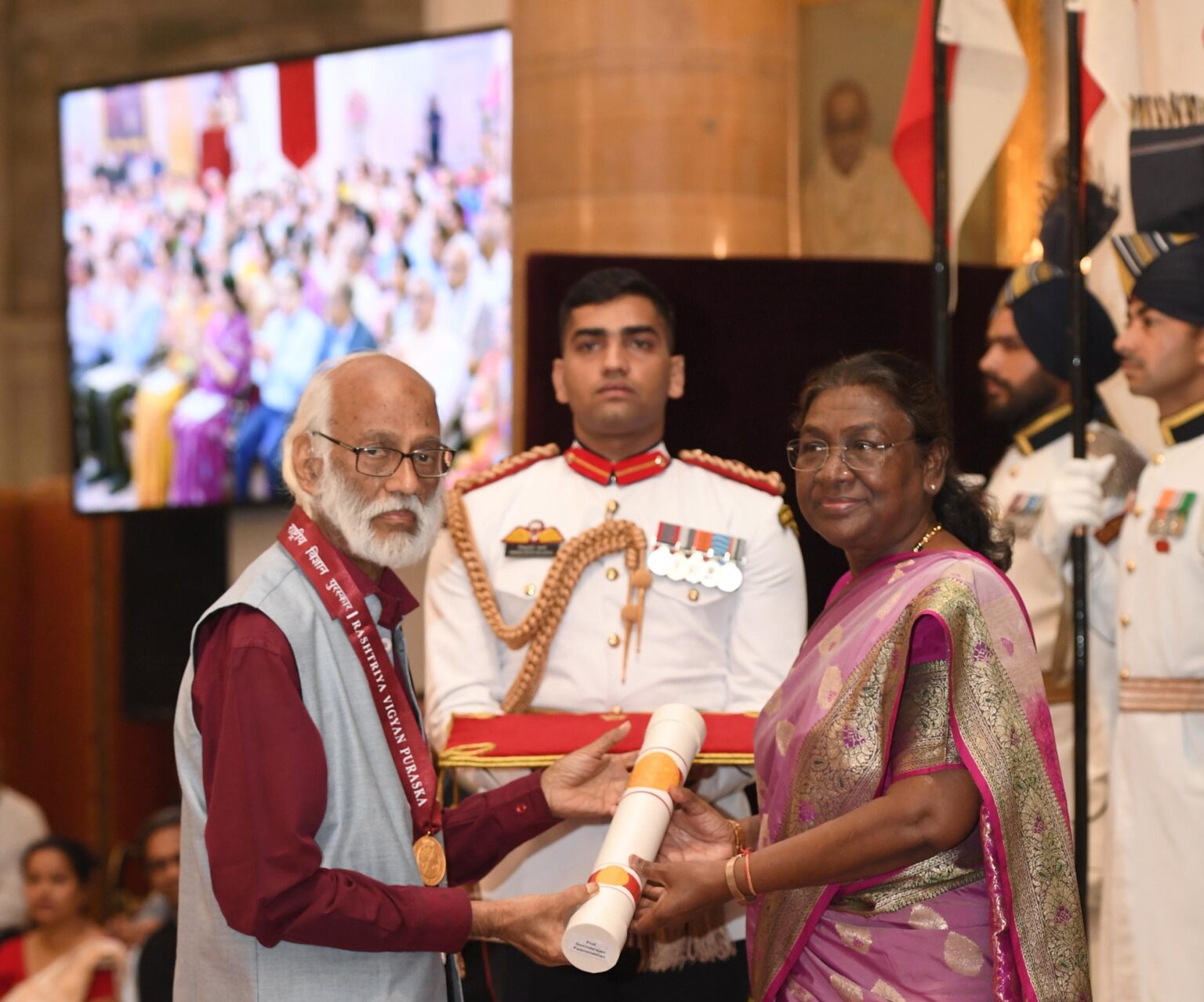 राष्ट्रपति ने राष्ट्रीय विज्ञान पुरस्कार-2024 प्रदान किये