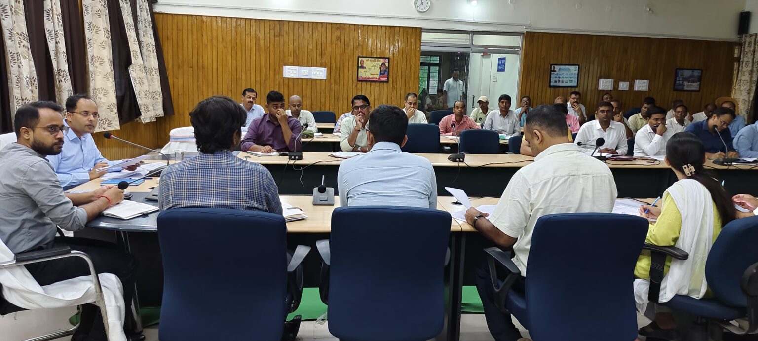 नालंदा में तीन राजस्व कर्मचारी बर्खास्त