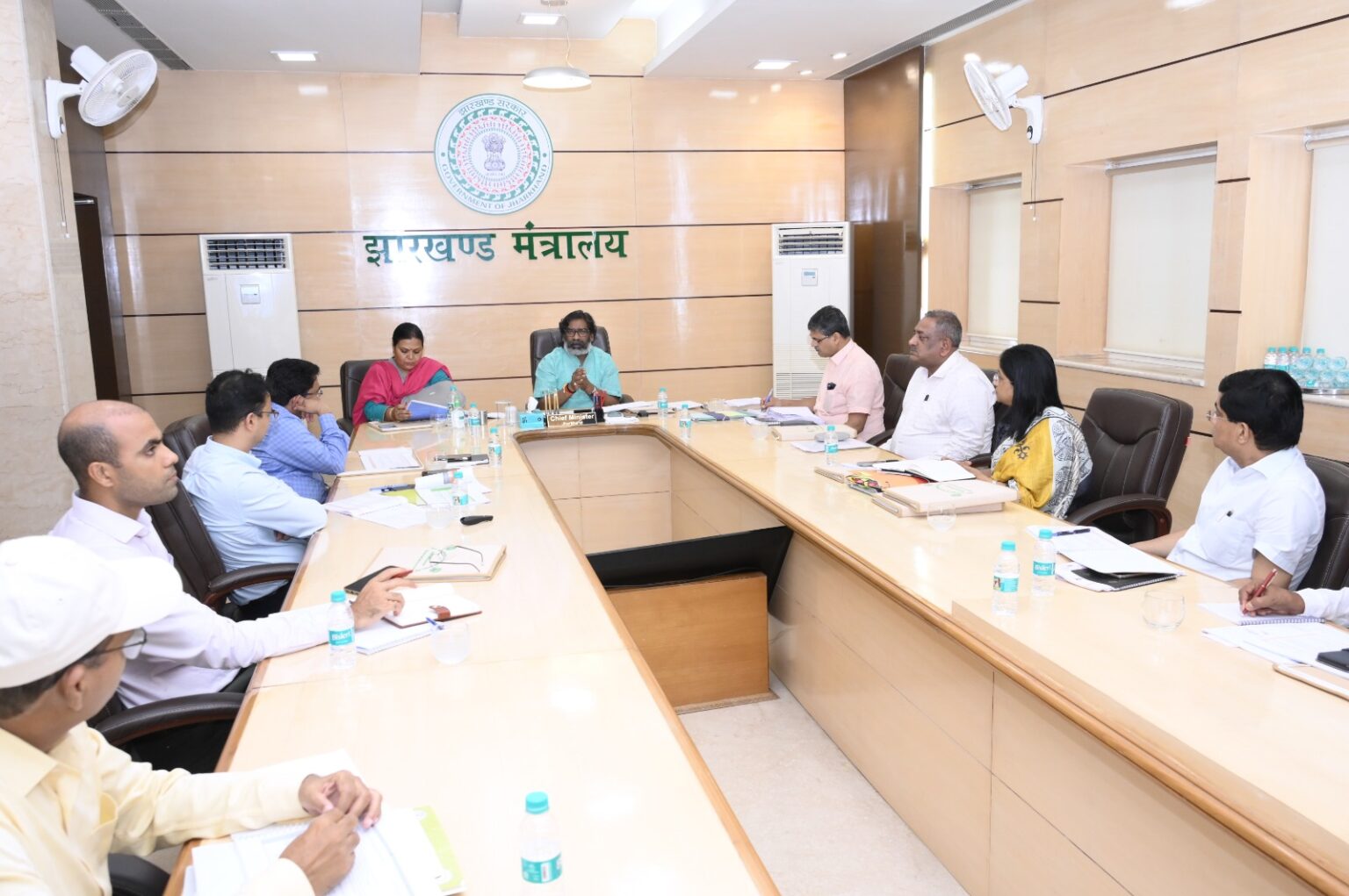 किसानों को वैकल्पिक कृषि और वन उपज के लिए प्रशिक्षण देने की व्यवस्था करें : मुख्यमंत्री