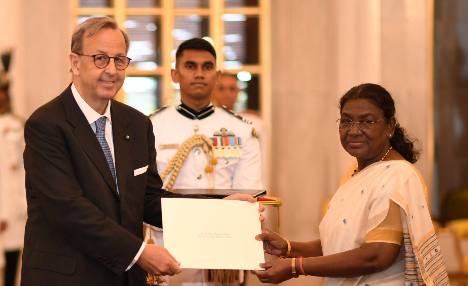 राष्ट्रपति ने पांच देशों के राजदूतों के परिचय पत्र स्वीकार किए