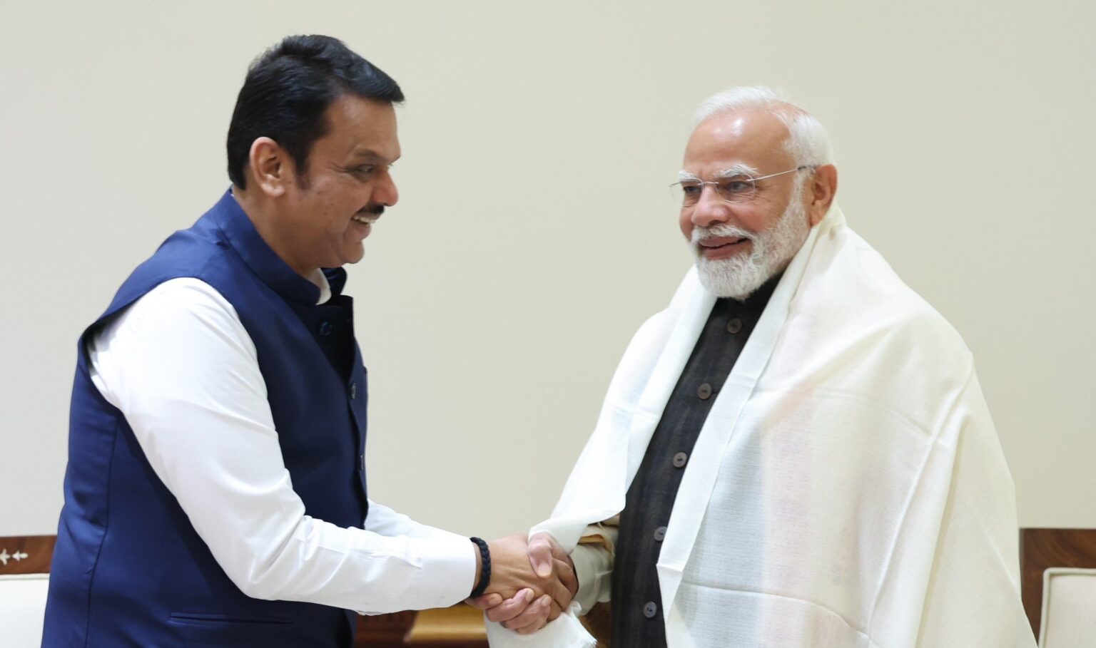 महाराष्ट्र के मुख्यमंत्री फडणवीस ने प्रधानमंत्री से की शिष्टाचार भेंट