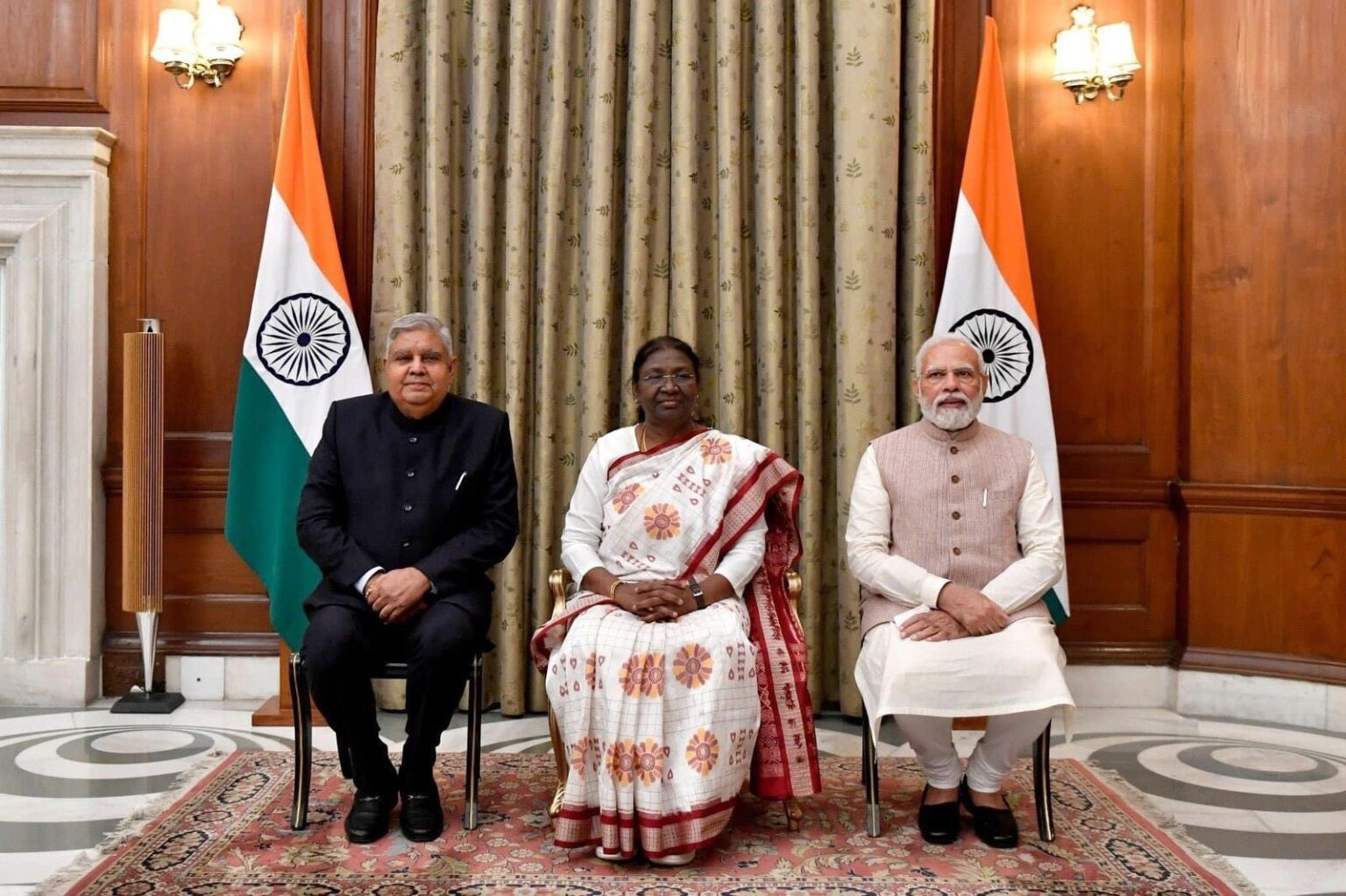 राष्ट्रपति, उपराष्ट्रपति और प्रधानमंत्री ने देशवासियों को 2025 की शुभकामनाएं दीं