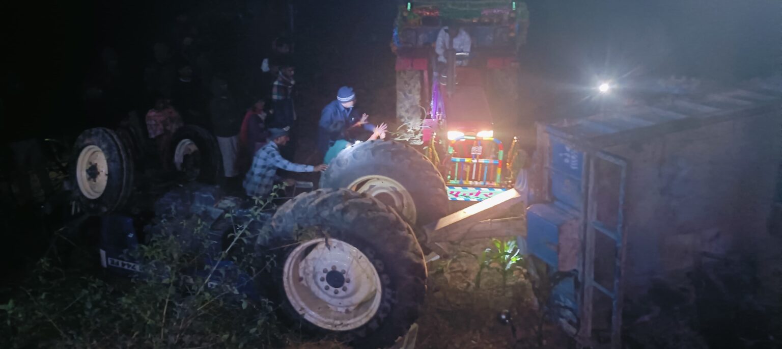 बिहार के जमुई में सरस्वती प्रतिमा विसर्जन कर लौट रहा ट्रैक्टर 15 फीट गड्ढे में पलटी, 3 की मौत