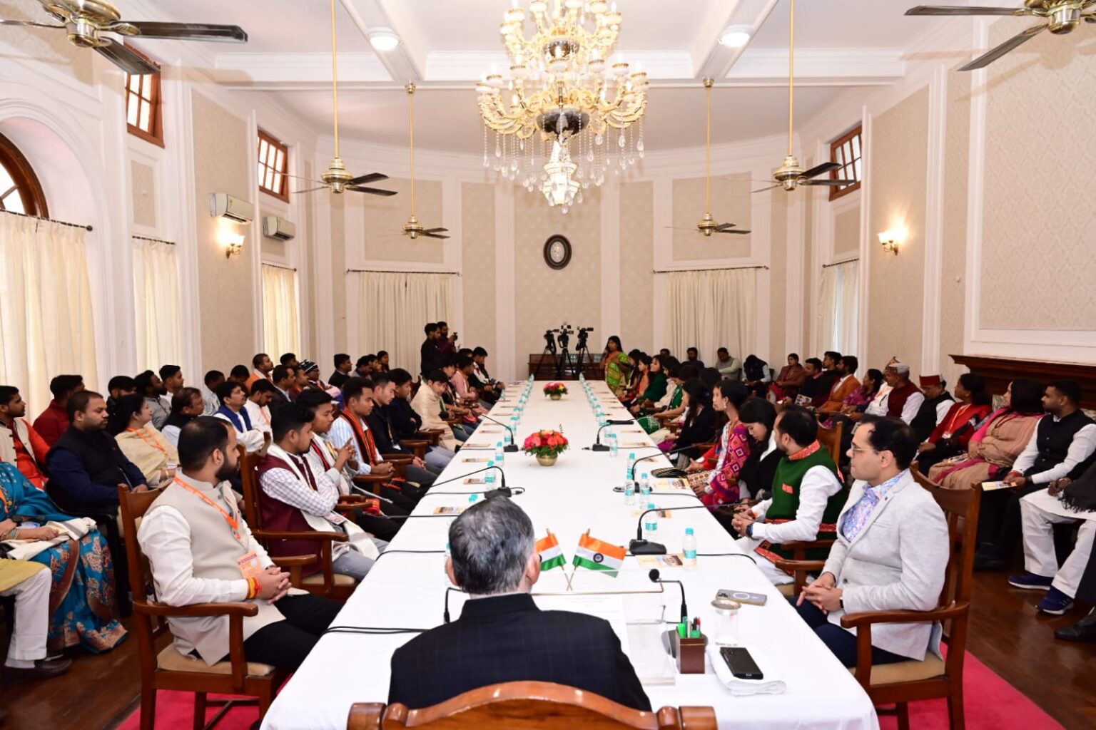 राज्यपाल ने ‘राष्ट्रीय एकात्मता यात्रा-2025’ के प्रतिभागियों से किया संवाद