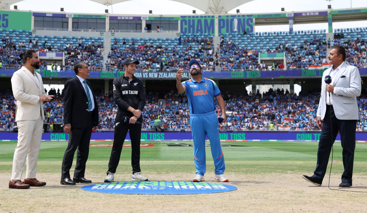 चैंपियंस ट्रॉफी फाइनल : भारत के खिलाफ न्यूजीलैंड ने जीता टॉस, पहले करेगी बल्लेबाजी