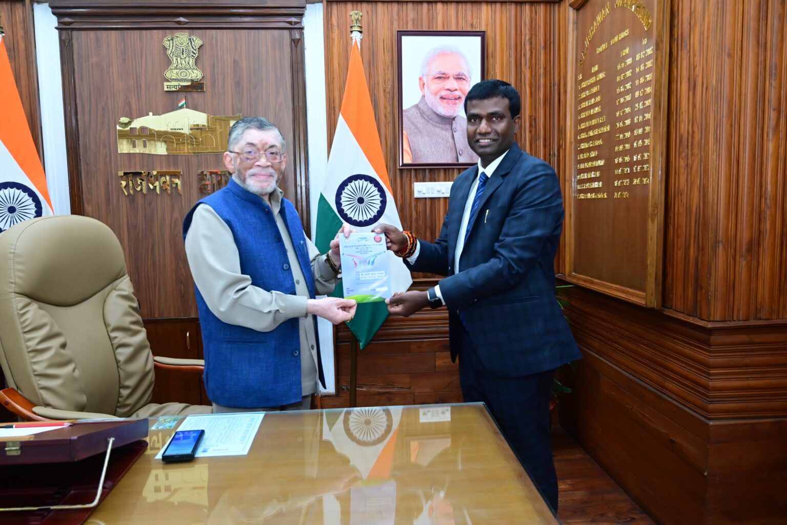 एयर शो : रांची डीसी ने राज्यपाल को दिया आमंत्रण