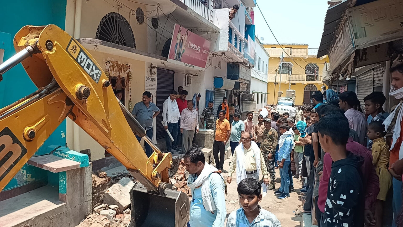 हैदरनगर में अतिक्रमण हटाओ अभियान अधूरा, जनता में गहरा असंतोष