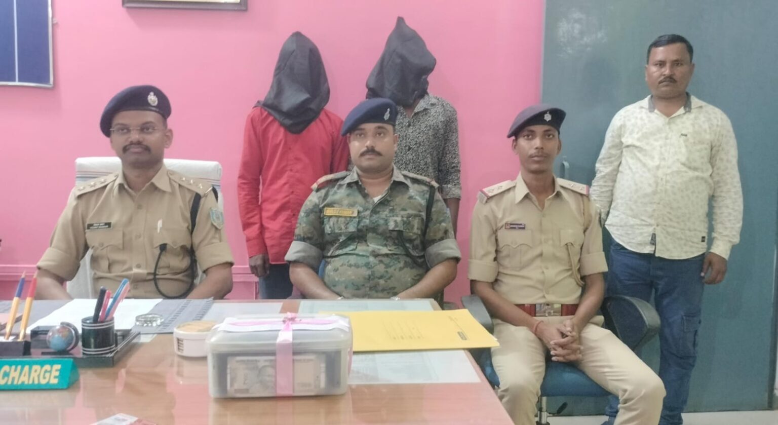 लेवी लेने पहुंचे दो पीएलएफआई के उग्रवादी गिरफ्तार