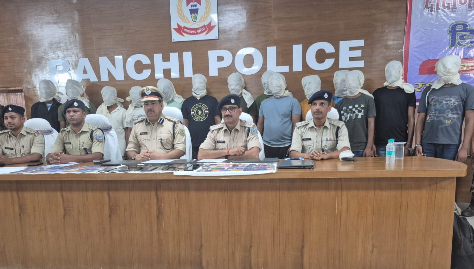 रांची में ऑनलाइन जुआ गिरोह का खुलासा, 14 गिरफ्तार
