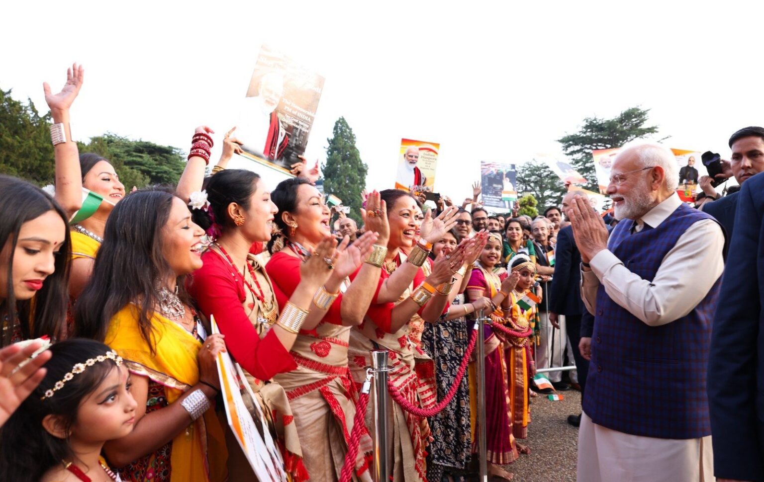 दो दिनों की यात्रा पर लंदन पहुंचे प्रधानमंत्री मोदी, स्वागत में उमड़े लोग, एफटीए पर होंगे हस्ताक्षर