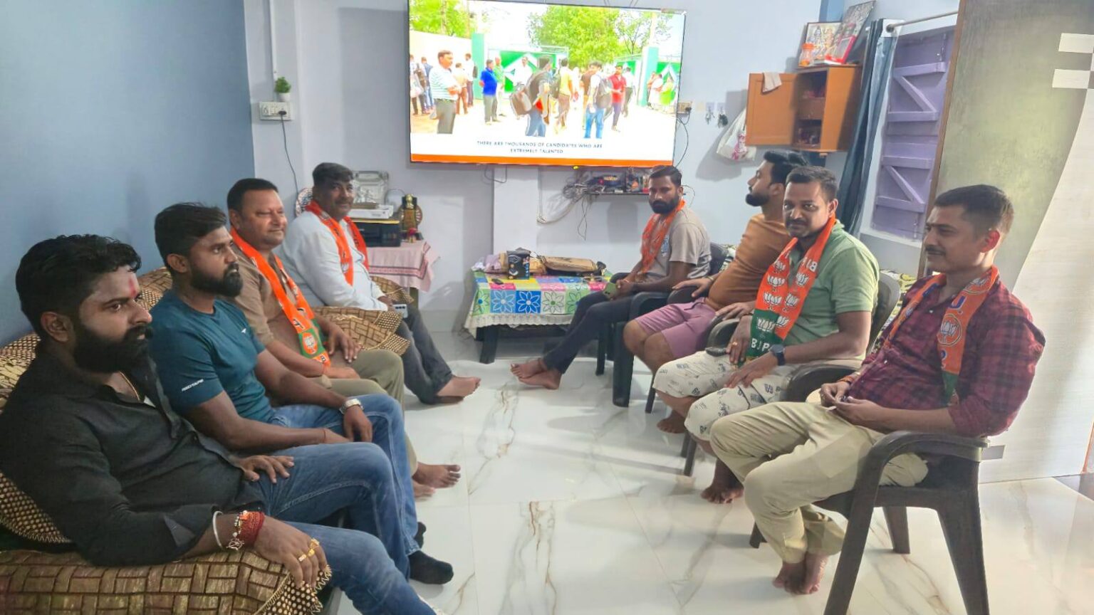 भाजपा फारबिसगंज नगर की टीम ने सुनी पीएम मोदी के ‘मन की बात
