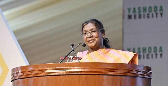 बीमार लोगों को इलाज की सुविधा देना सरकार की पहली प्राथमिकता: द्राैपदी मुर्मू