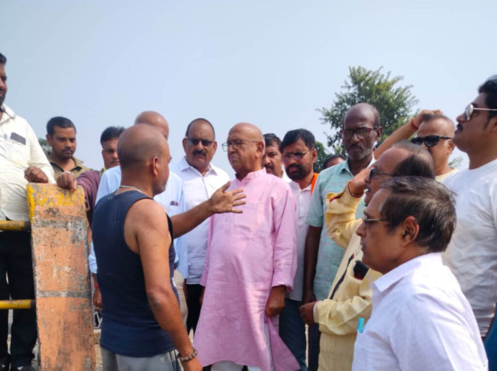 विधायक सरयू राय ने विभिन्न घाटों का किया दौरा