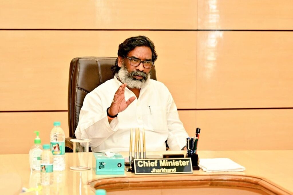 एचआईवी संक्रमित रक्त कांड: मुख्यमंत्री हेमंत सोरेन ने सिविल सर्जन और संबंधित अधिकारियों को किया निलंबित