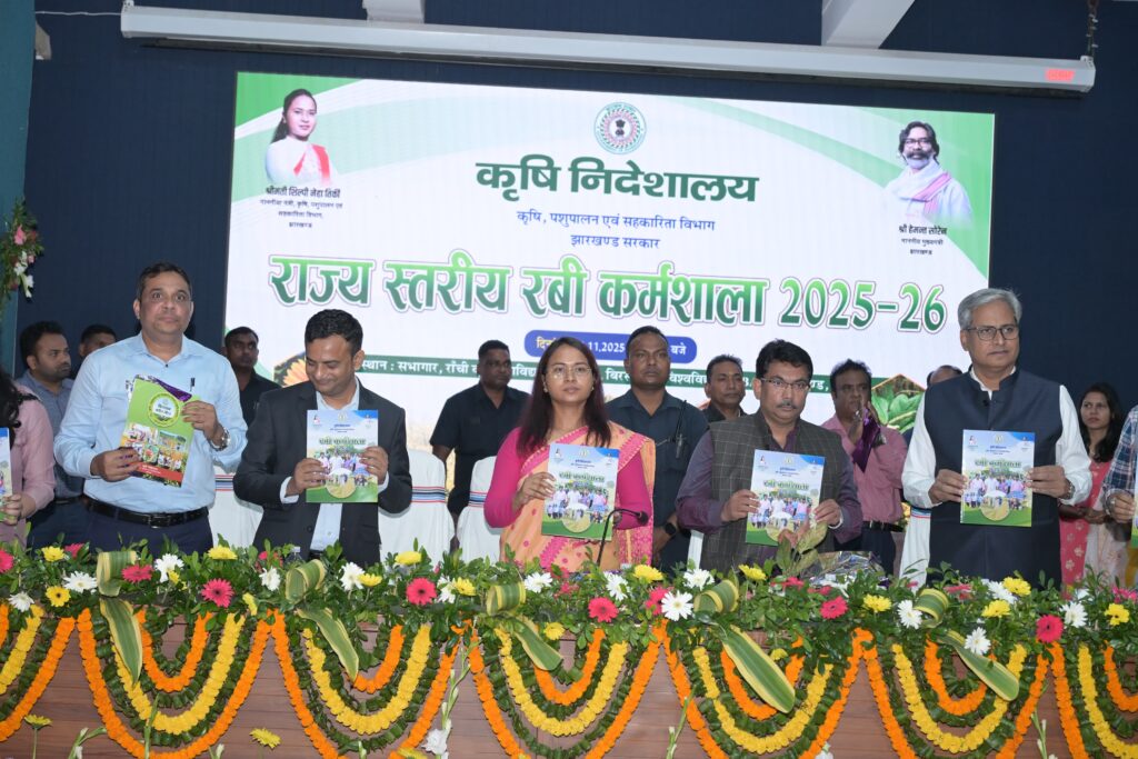 किसानों के जीवन में बदलाव लाने का प्रयास करें अधिकारी : मंत्री