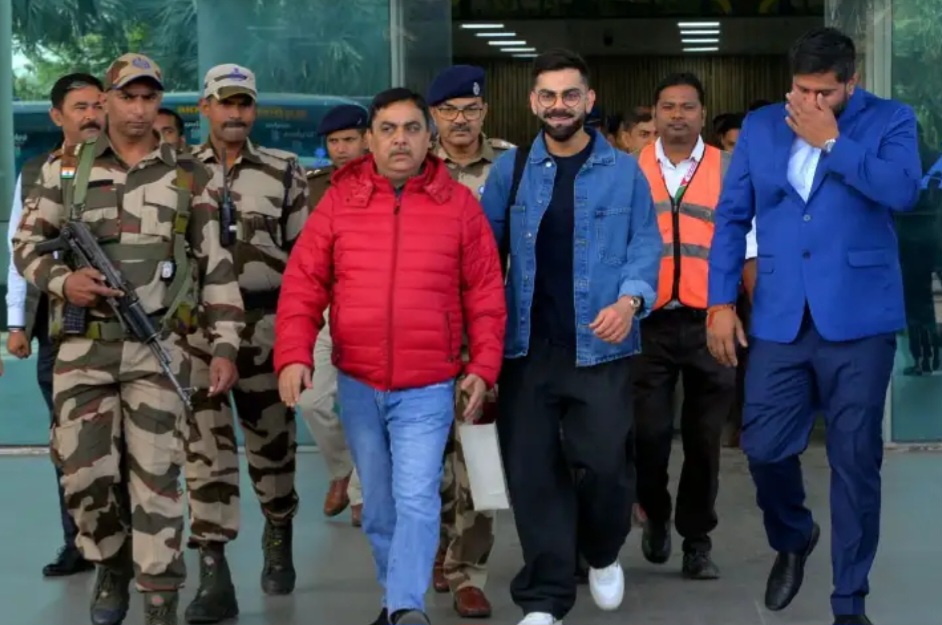 भारत-दक्षिण अफ्रीका मैच से पहले रांची पहुंचे विराट कोहली और क्विंटन डी कॉक