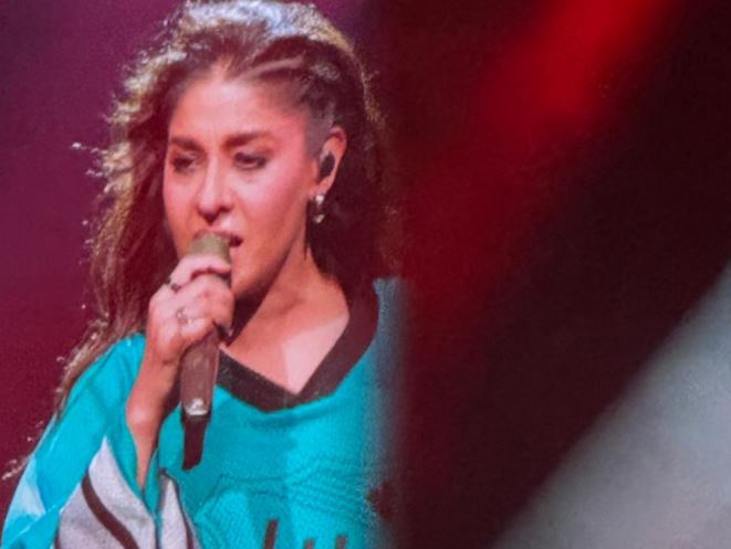 बॉलीवुड की सुप्रसिद्ध गायिका सुनिधि चौहान के लोकप्रिय गीतों से देर रात तक झूमे दर्शक