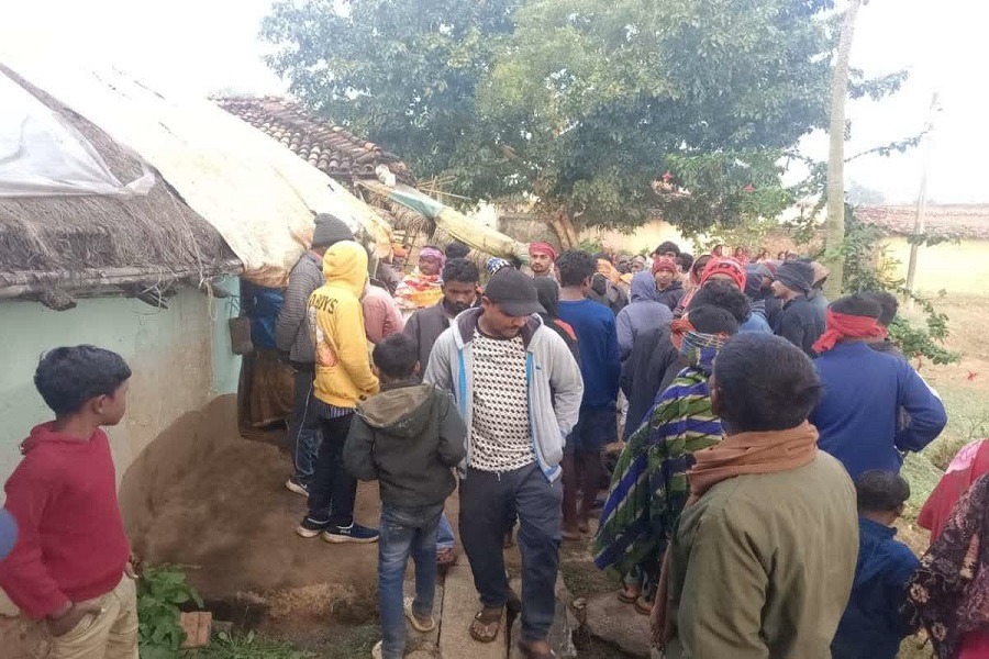 दुमका हत्याकांड: मछली व्यापारी ने पत्नी-बच्चों की हत्या कर खुद लगाई फांसी, 4 शव बरामद