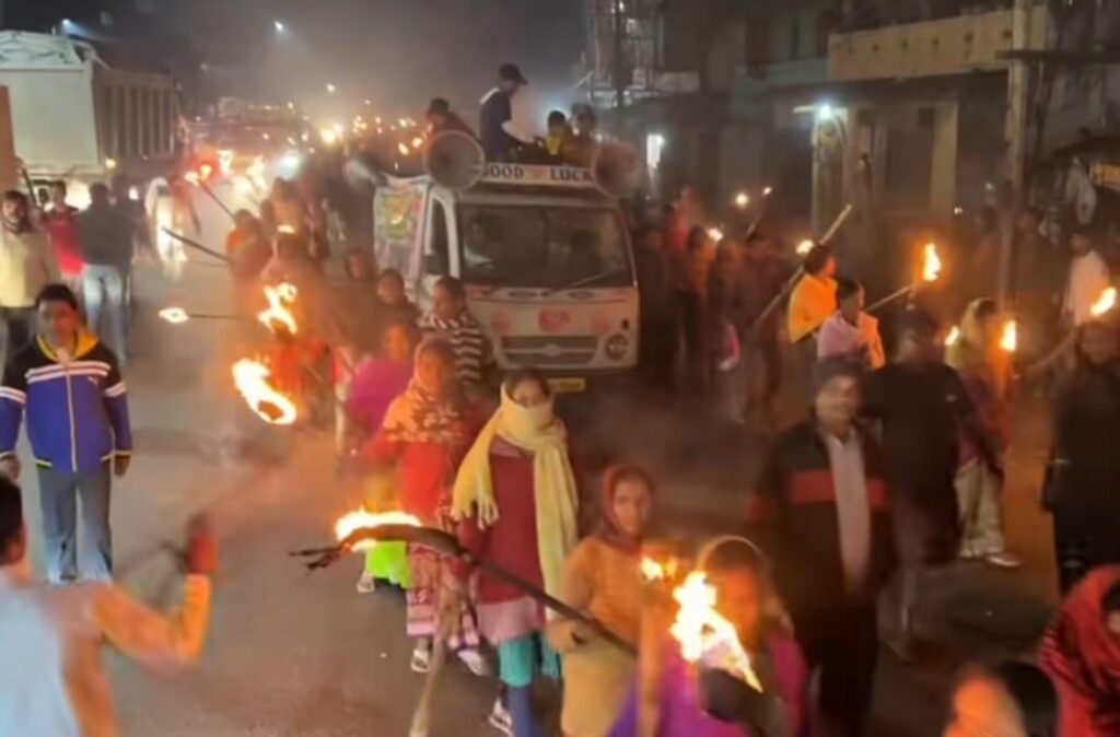 सड़क चौड़ीकरण पर राजनीति तेज, विस्थापितों की बढ़ी मुश्किलें