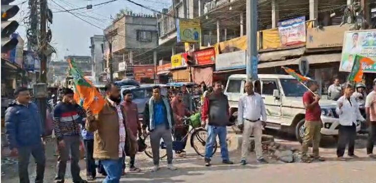 ईस्टर्न बाईपास पर भाजपा का सड़क जाम, बार-बार हो रही दुर्घटनाओं का जताया विरोध